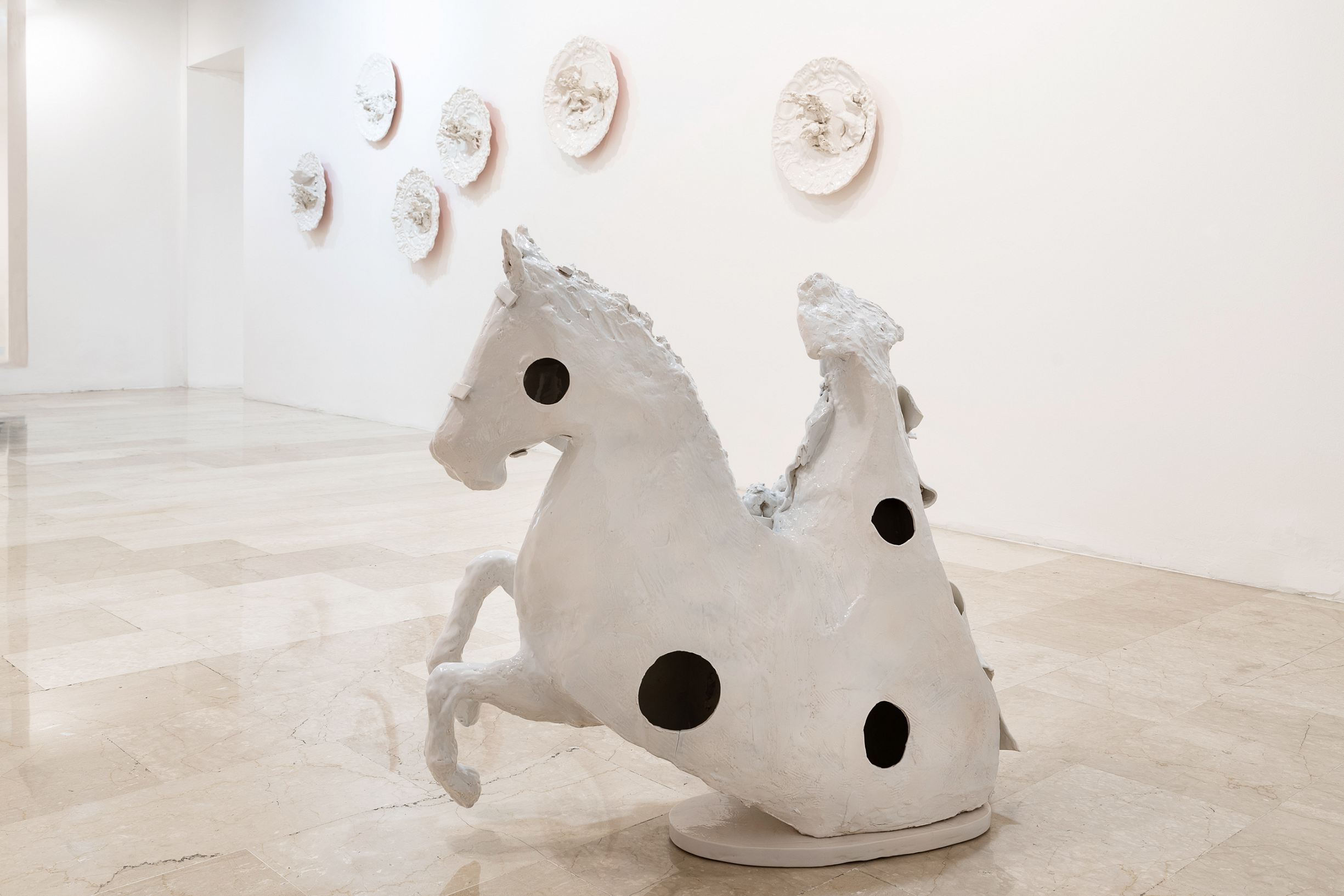 Vincenzo Cabiati / Filosofo di cipria. Rosa dietro